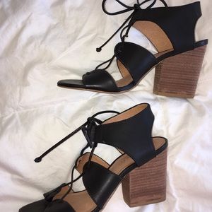 7M Black Leather Lace-Up Sandals Wood Block Heels